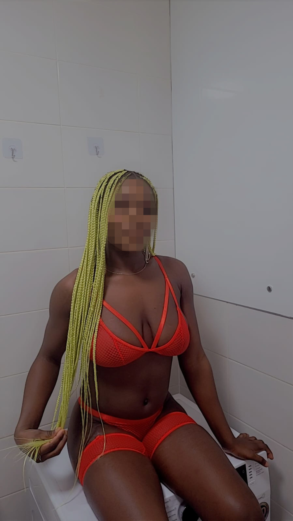 Оманда Афро: проститутки индивидуалки в Омске